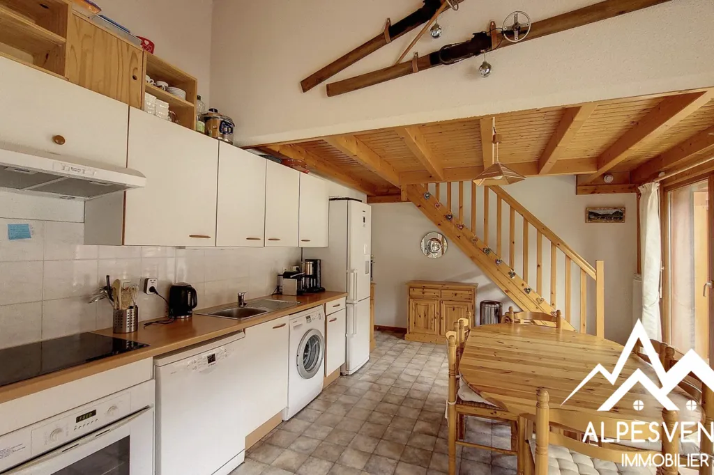 Cuisine - Appartement 5 Pièces avec Balcon à Saint-Jean-d'Aulps