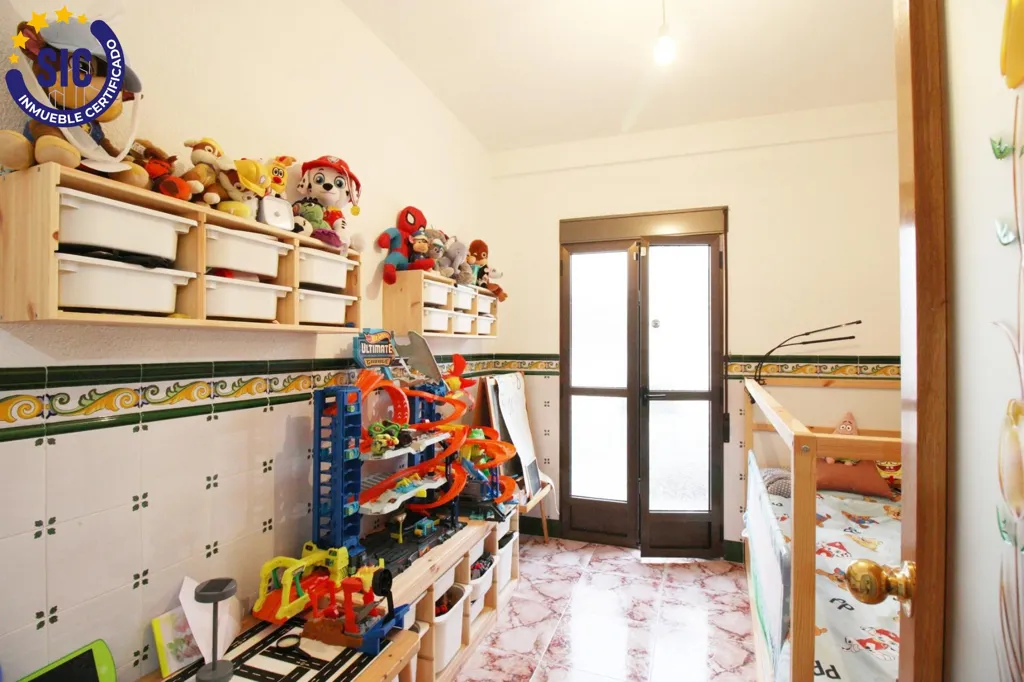Magamistoad - First Floor Flat with Balcony in Benlliure
