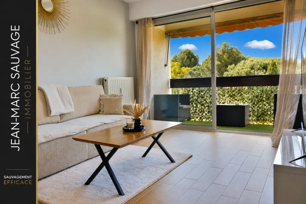 Séjour - Appartement T2 avec Terrasse Plein Ciel à Fréjus