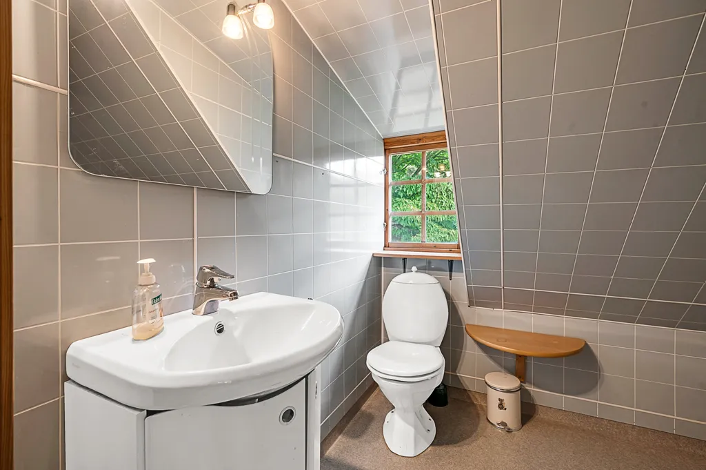 Salles de bain - Maison 5 pièces à Ulstrup