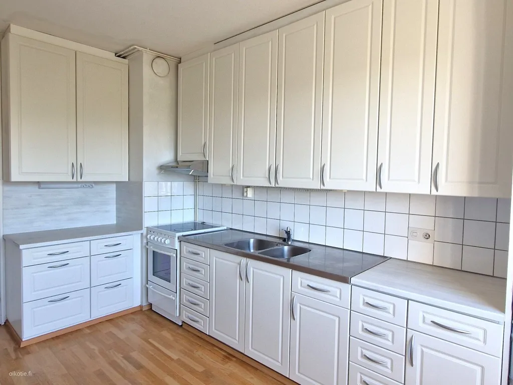 Köök - Bright Two-Bedroom with Sea View in Uusikaupunki