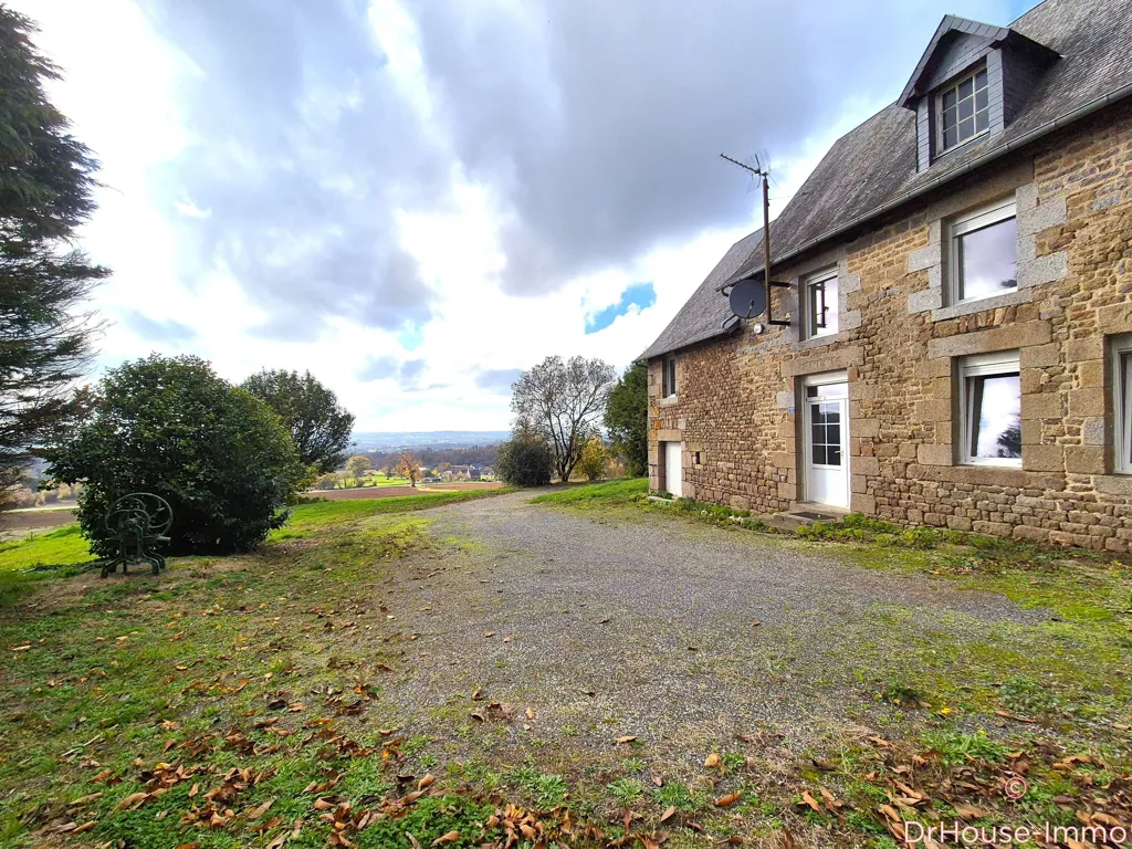 Extérieur - Maison en Pierres avec Vue Campagne à Saint-Pois