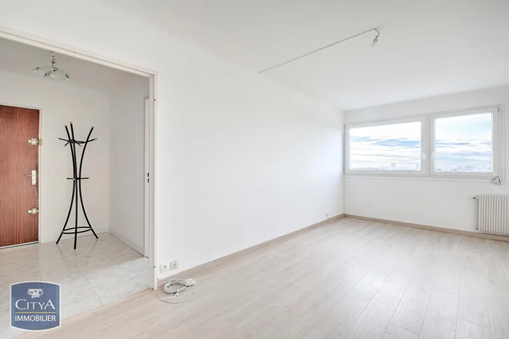 Pièces - Appartement Lumineux avec Vue Dégagée à Saint-Maurice