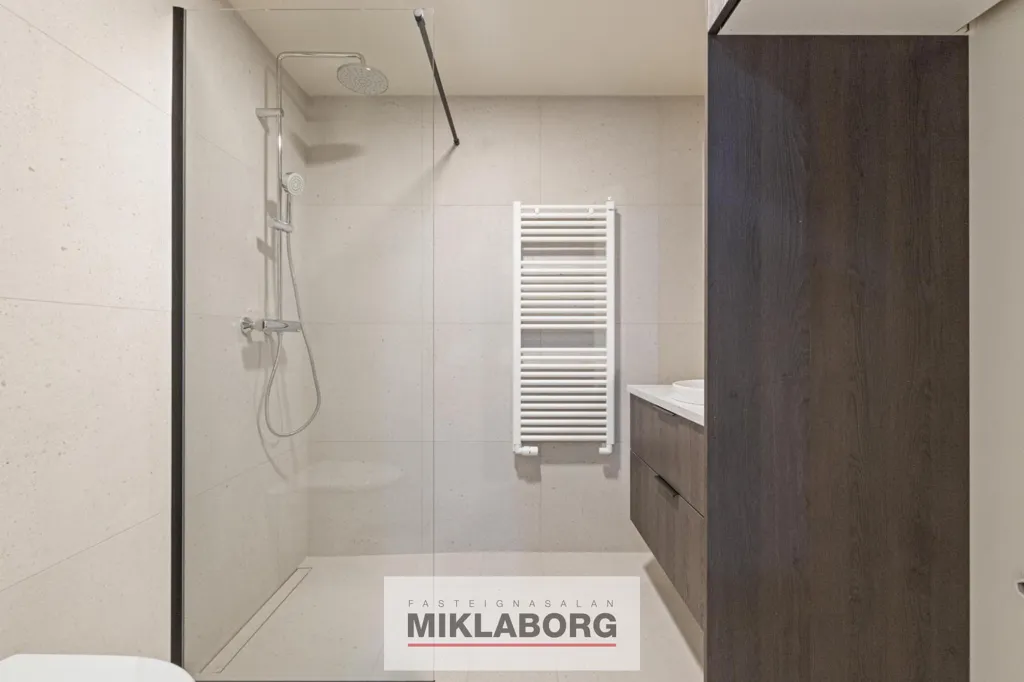 Salles de bain - Appartement 3 pièces à Reykjavík