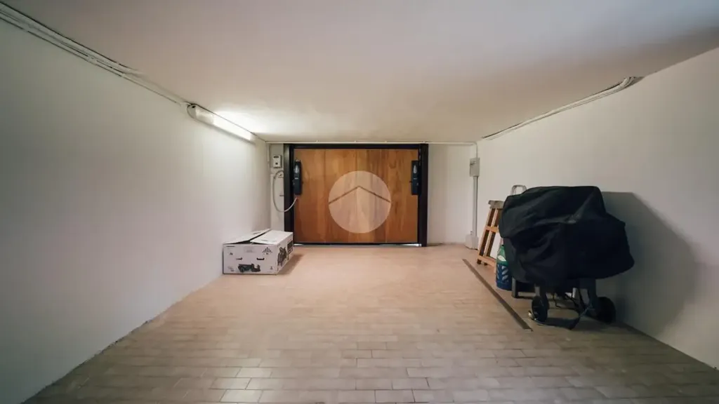 Garage - Luxury Villa with Private Garden in Preganziol