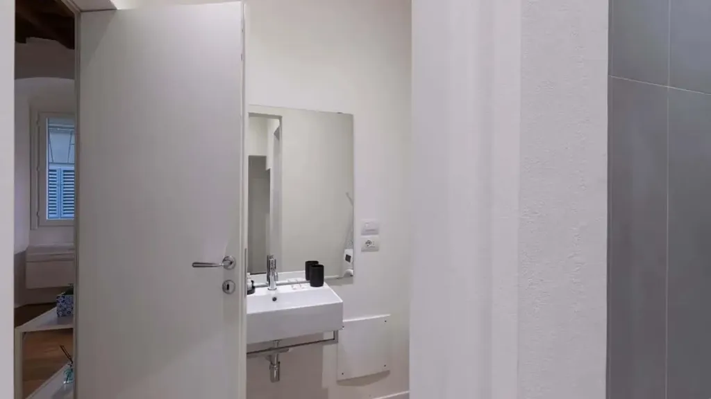 Salles de bain - Modernised Studio in Central Florence