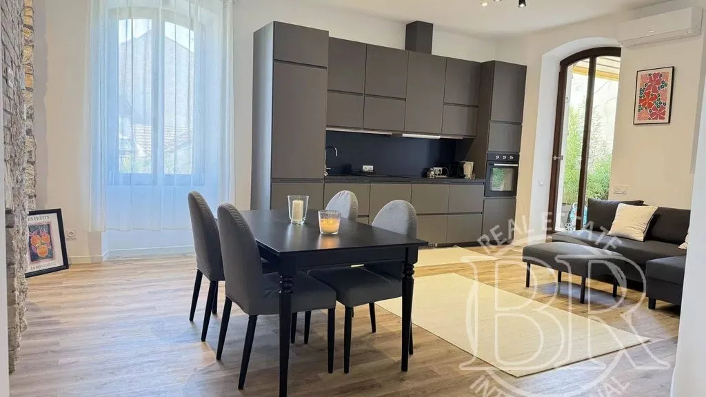 Salle à manger - Appartement Rénové avec Terrasse à Cannes