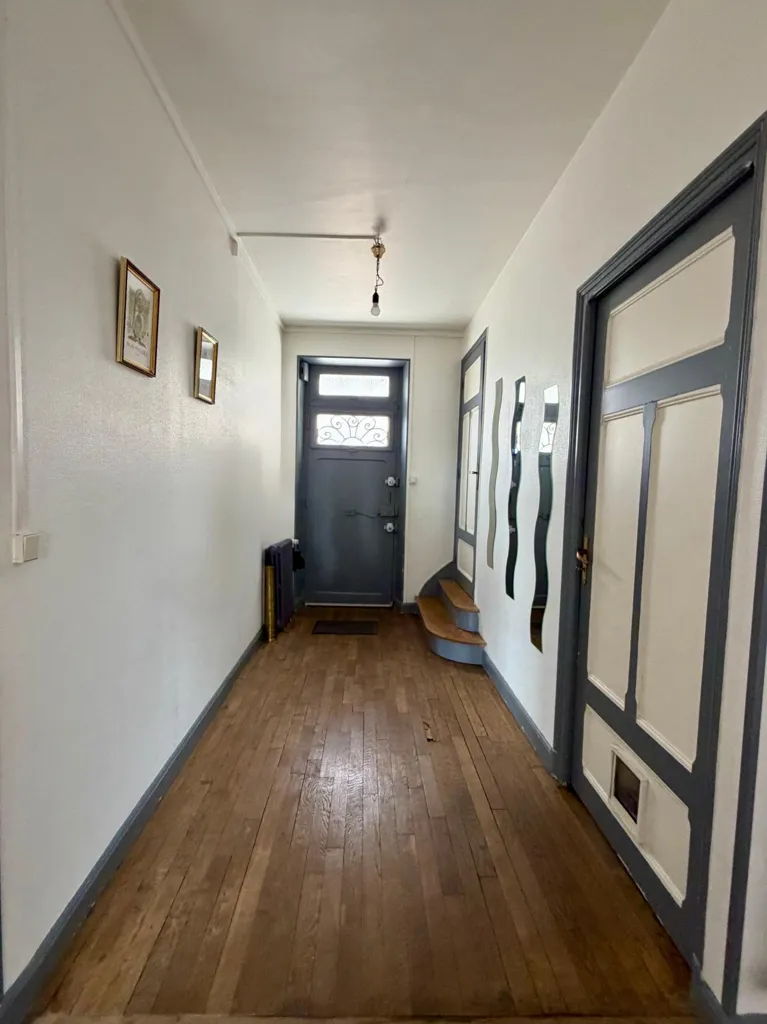 Esik - Charming Townhouse with Garden in Verdun