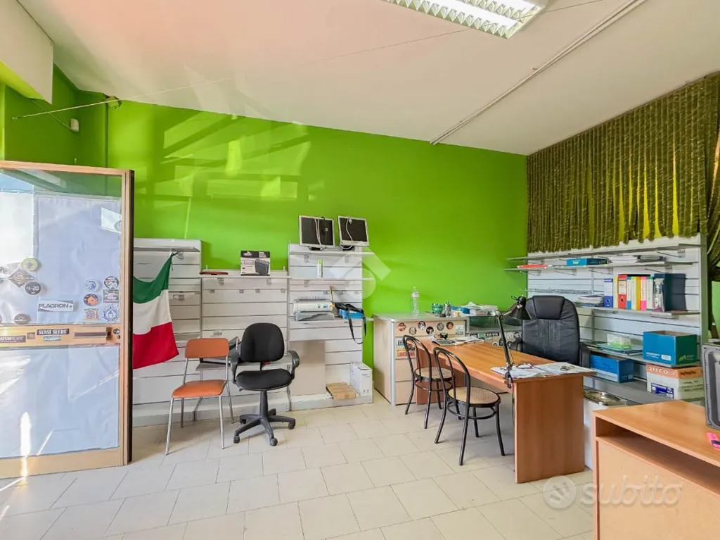 Office - Commercial Space with Frontage in Ponte San Pietro