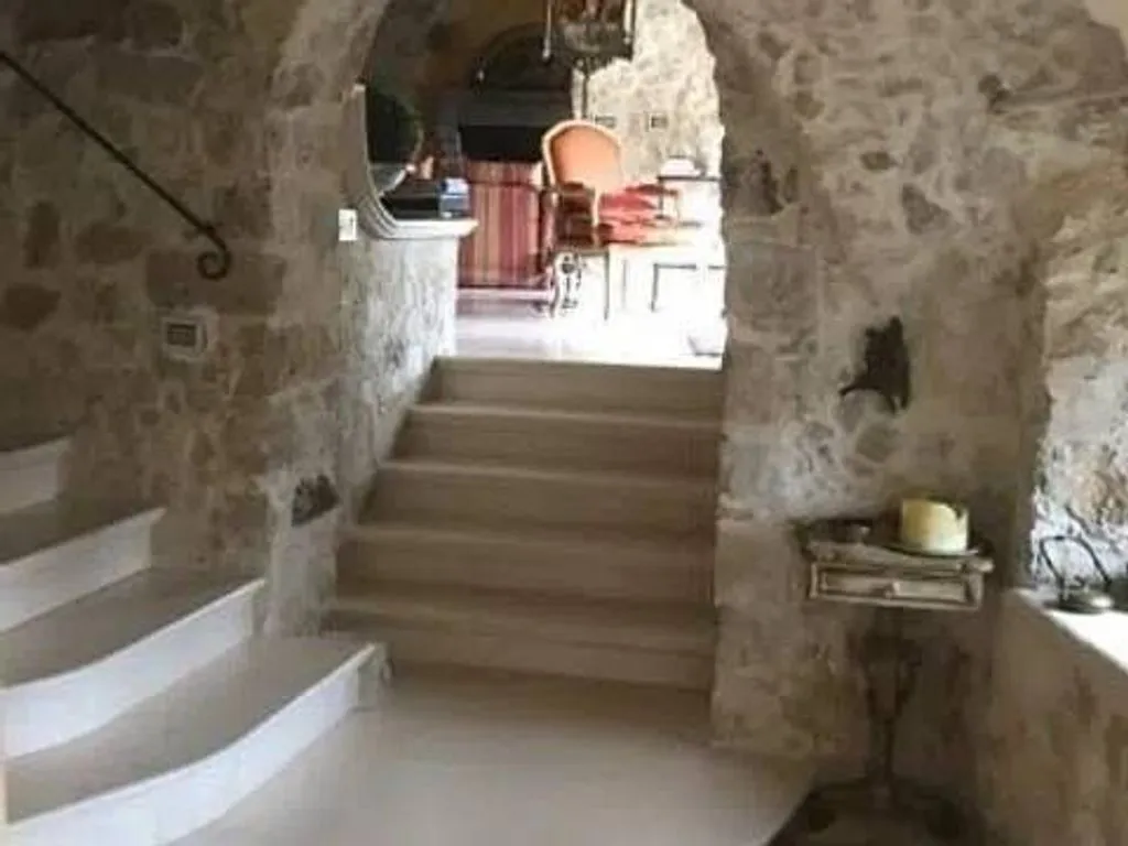 Toad - Luxury Villa with Pool in Lecce nei Marsi