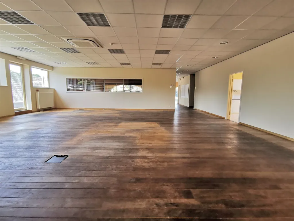 Toad - Commercial Property with Office and Warehouse in Herent