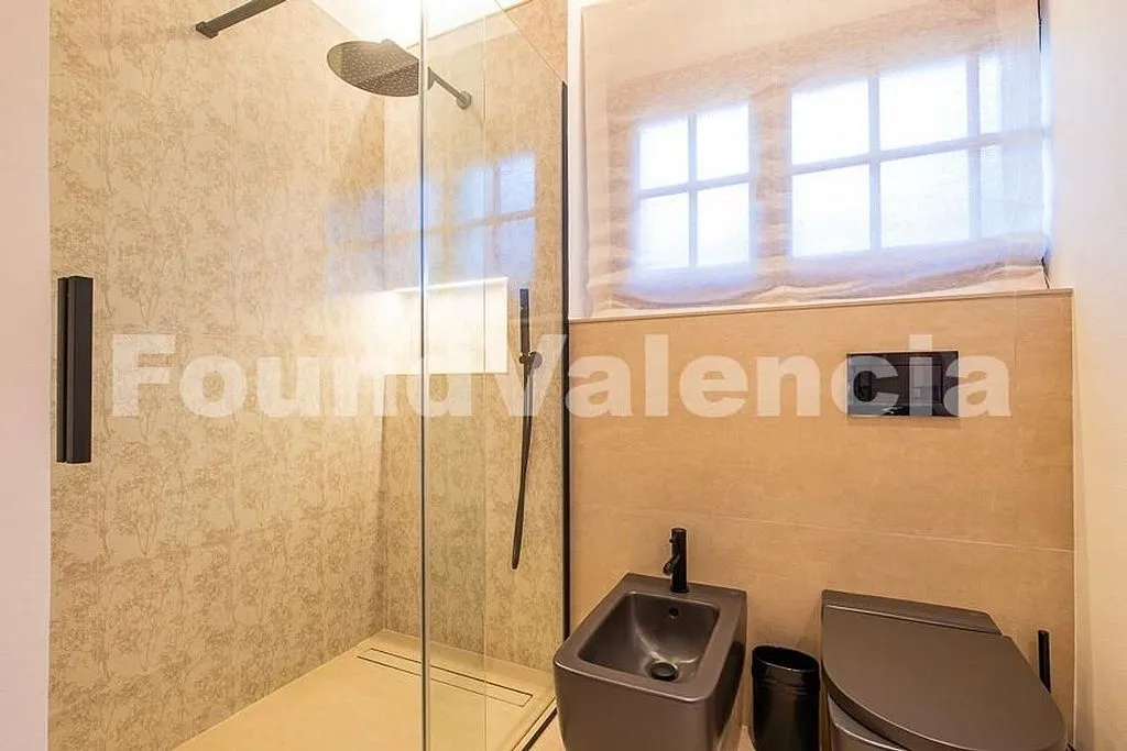 Salles de bain - Reformed Mediterranean Villa with Pool in El Bosque