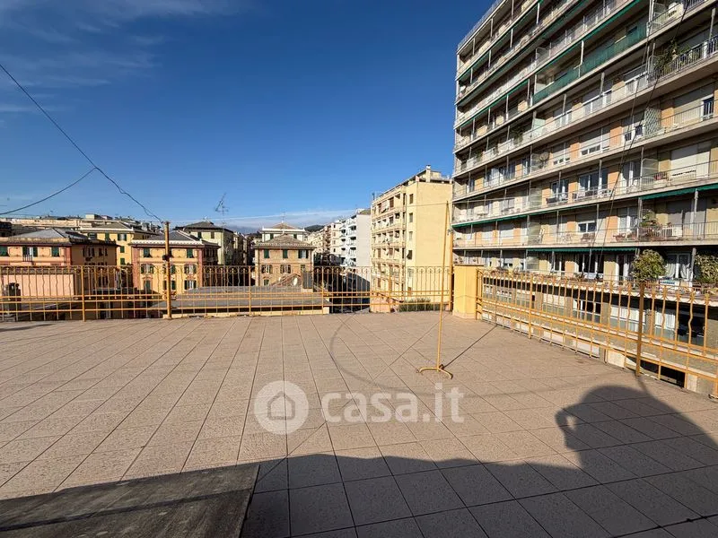 Terrasse - Apartment with Balcony in Genoa's Sestri Ponente