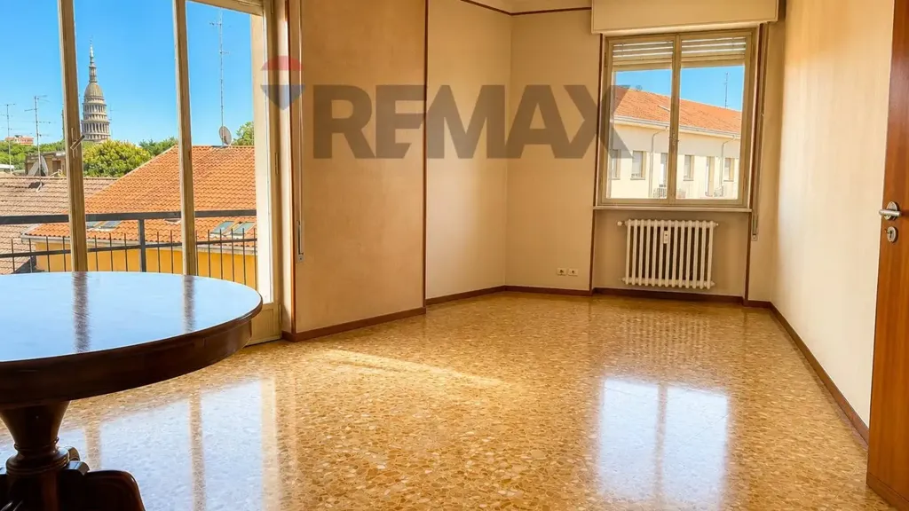 Soggiorno - Triplex with Box in San Martino, Novara