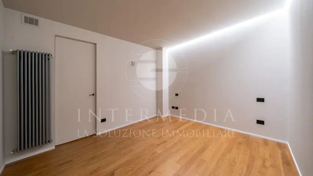Toad - Rusticated Flat with Balcony in Brescia