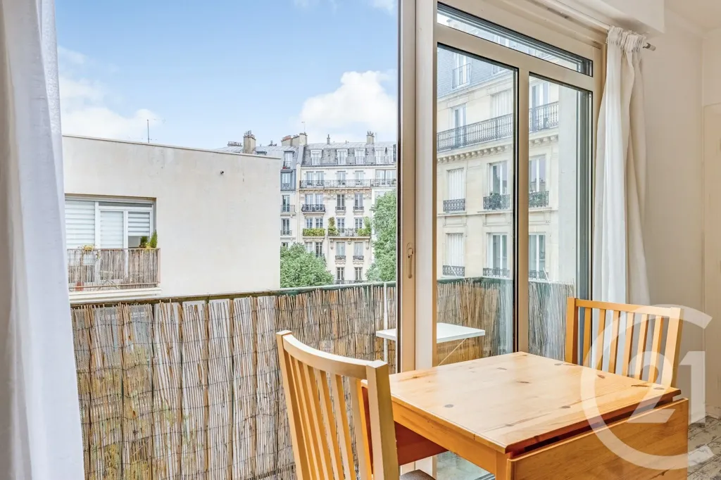 Balcon - Appartement F2 avec Balcon au 11e Arrondissement de Paris
