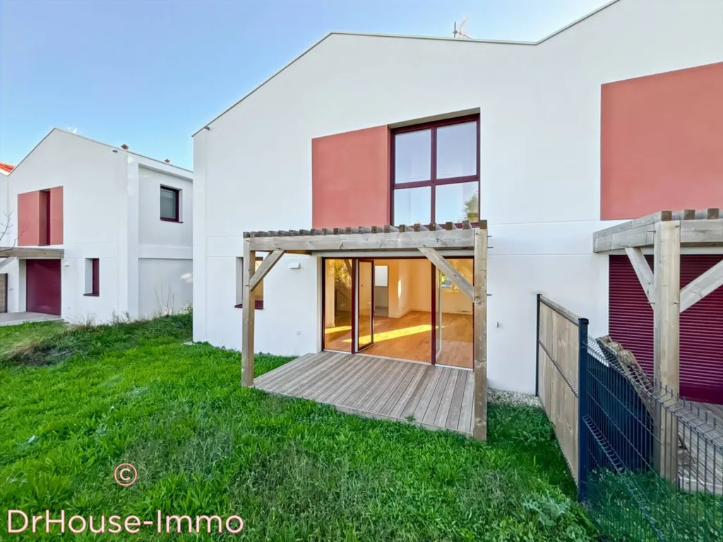 Exterior - Contemporary Maison with West Terrace in Mérignac
