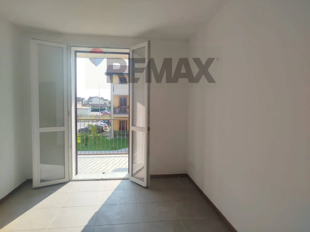 Toad - Modernised Triplex with Balcony in Vellezzo Bellini