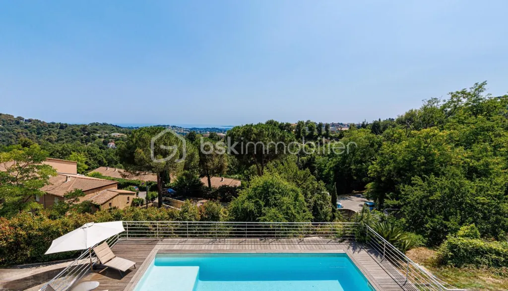 Piscina - Architect-Designed Bastide with Sea View near Antibes