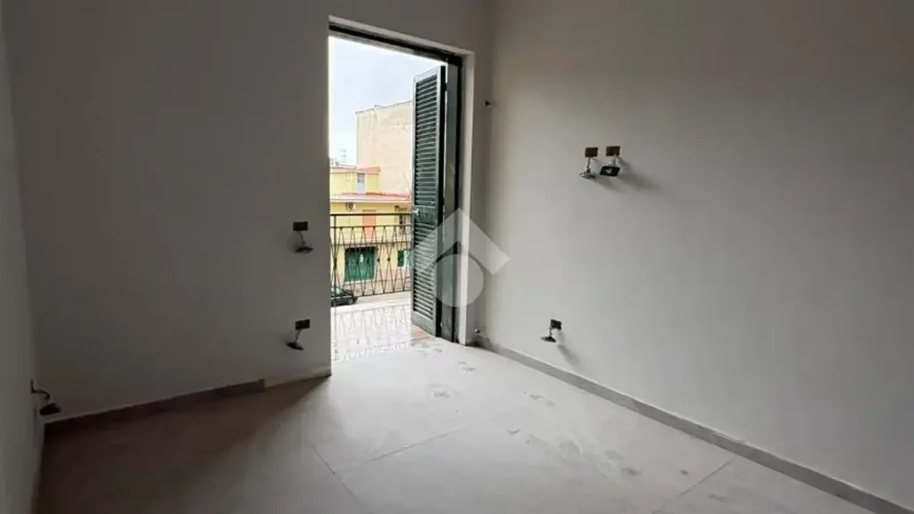 Pièces - Modernised Apartment with Balcony in Afragola