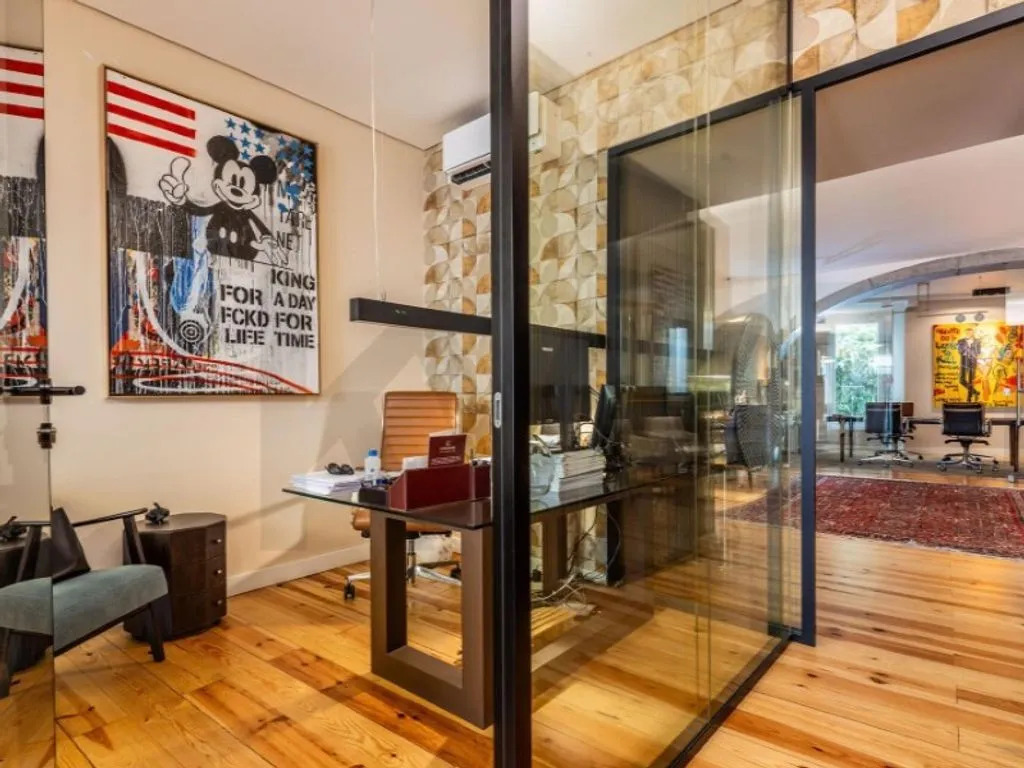 Entrée - Luxury Office with Historic Charm in Chiado, Lisbon