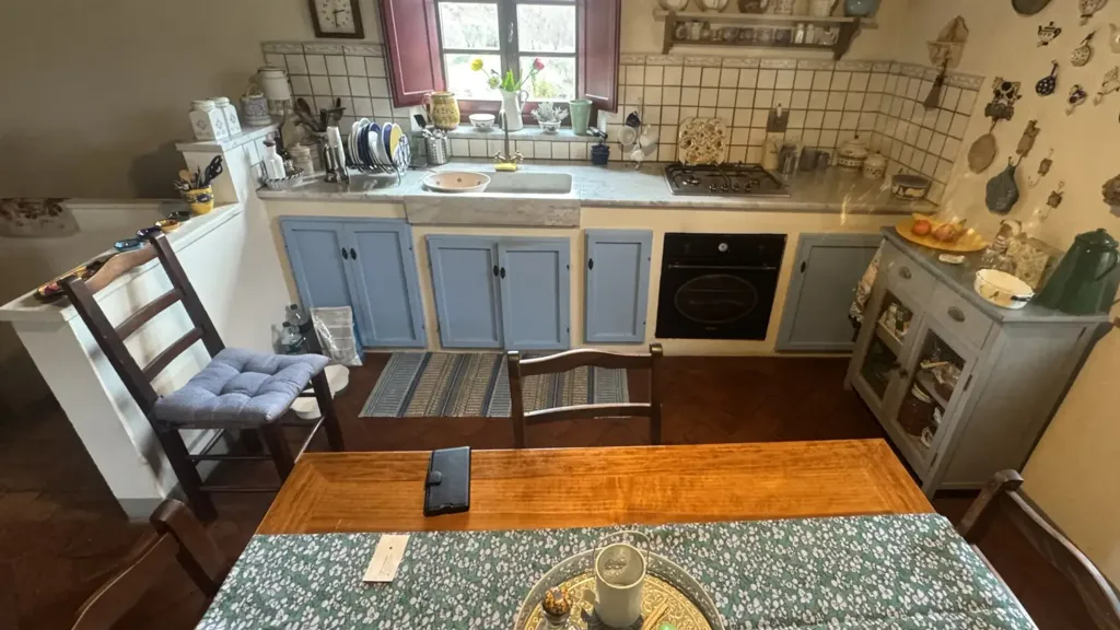 Cuisine - Thirteenth-Century Rustico with Garden in Vaiano
