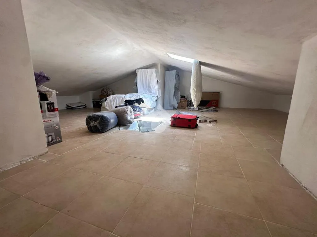 Pièces - Three-Bedroom Apartment with Private Courtyard in Rivolta d'Adda