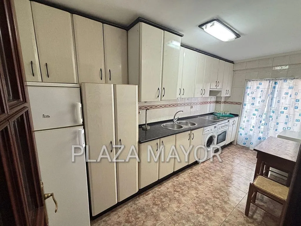 Cuisine - Furnished Flat with Balcony in Rollo