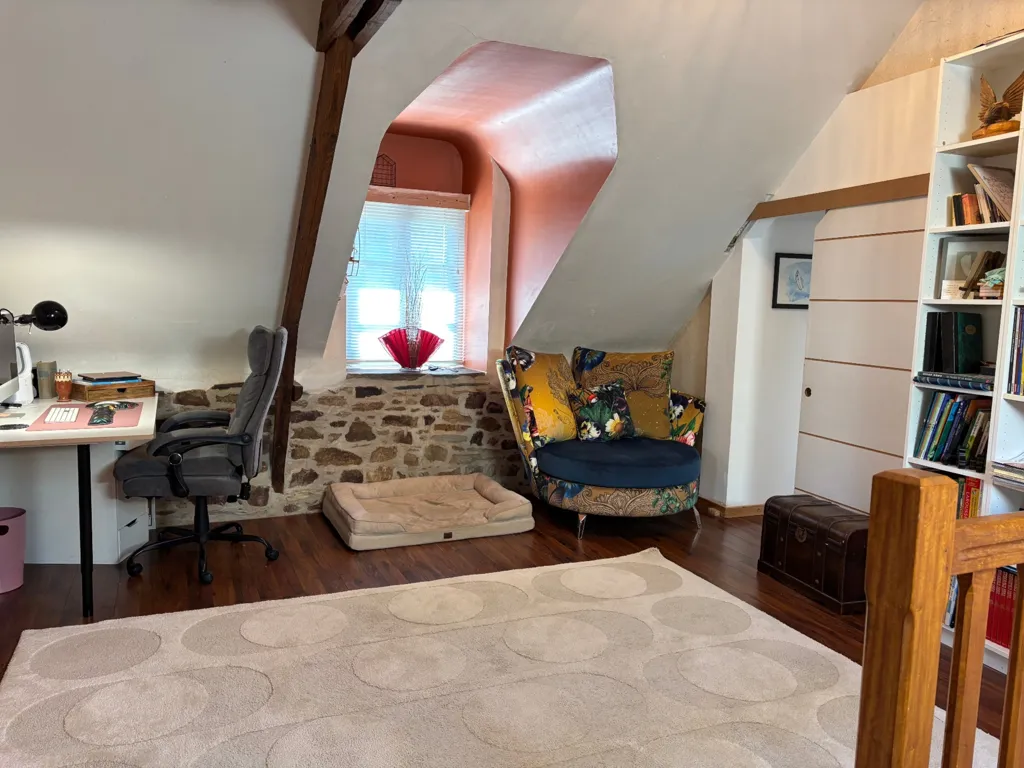 Toad - Rustic Stone House with Pool in Cournon