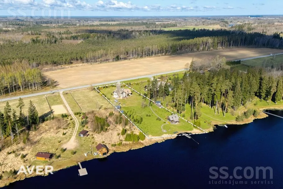 Vue aérienne - Detached House with Lake View in Sigulda