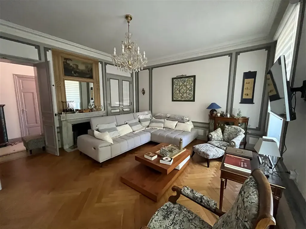Maison 14 pièces à Nevers