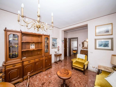 Séjour - Duplex lumineux avec balcon à Milan