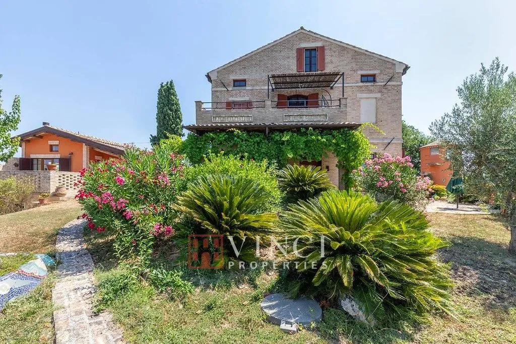 Välivaade - Rustic Casale with Pool in Montefiore dell'Aso