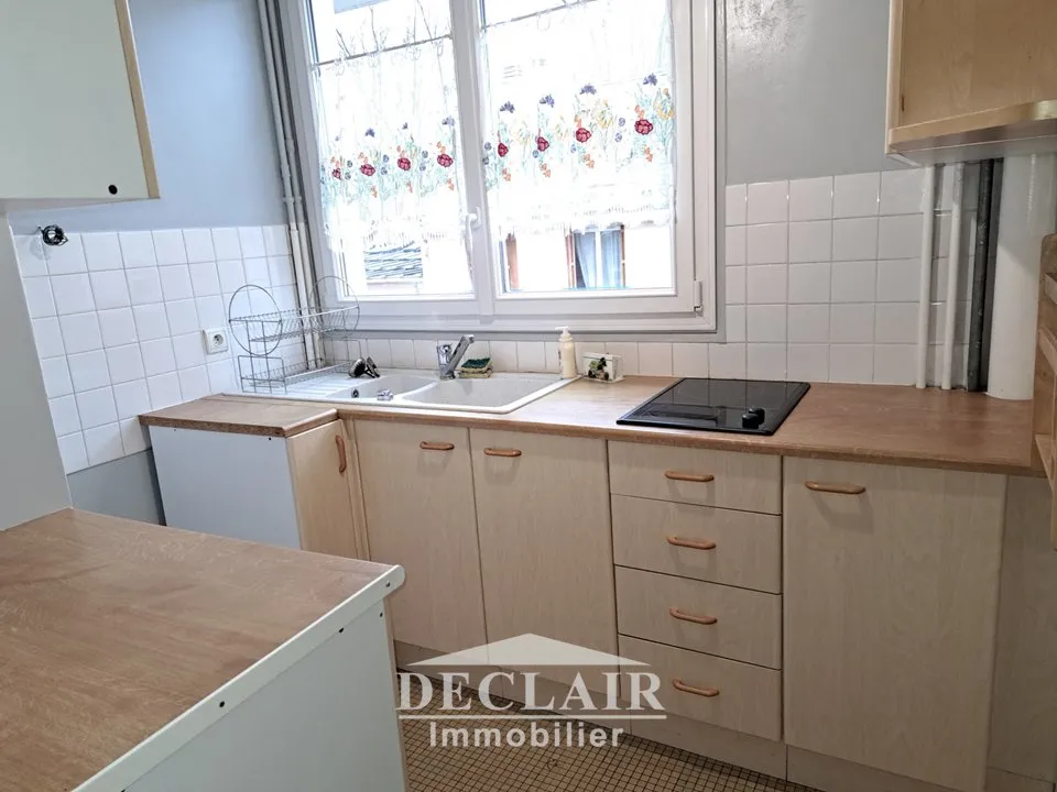 Köök - Two-Bedroom Flat with Balcony in Versailles