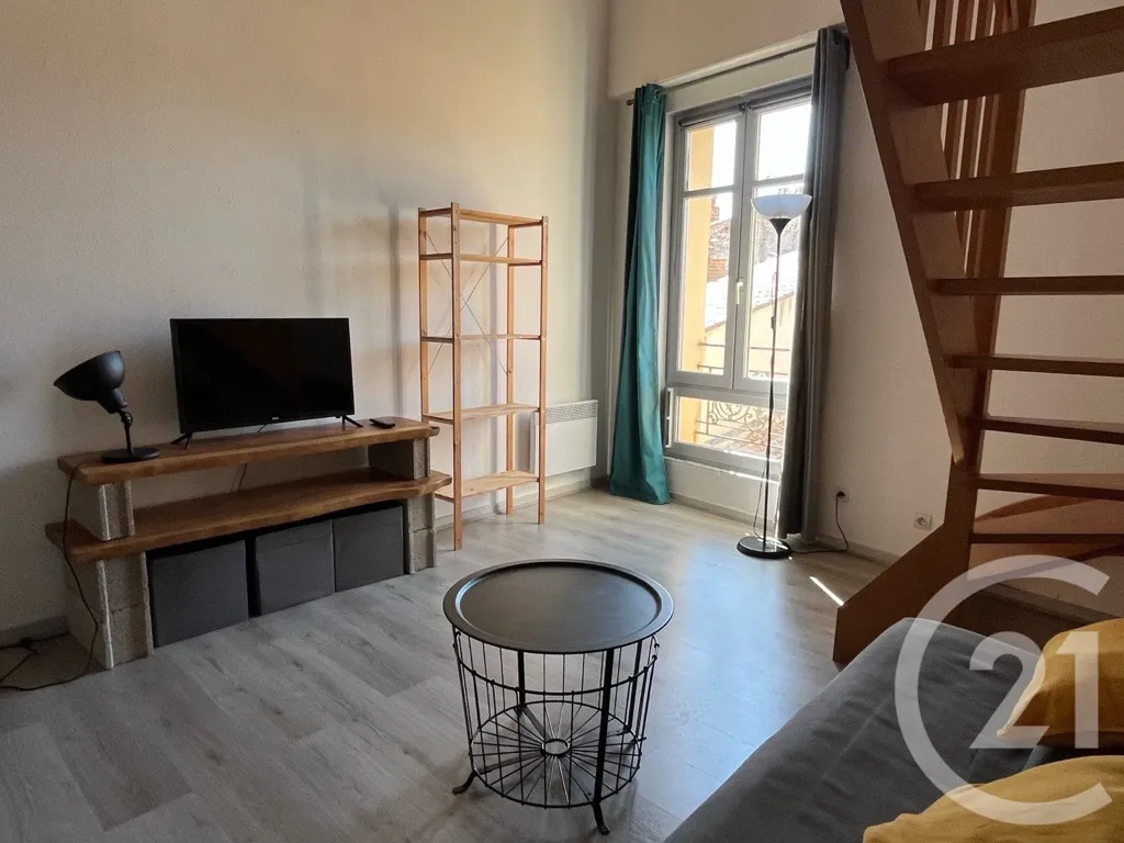 Elutuba - Mezzanine Flat in Nîmes Centre