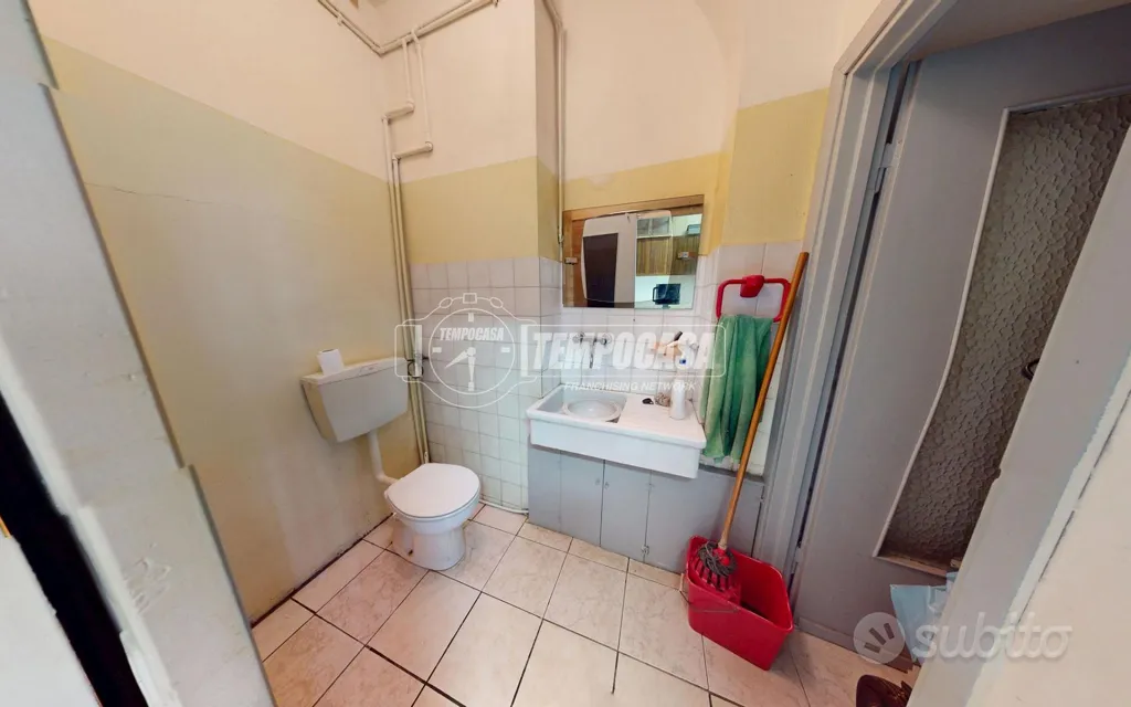Vannitoad - Commercial Space with High Footfall in Rovellasca