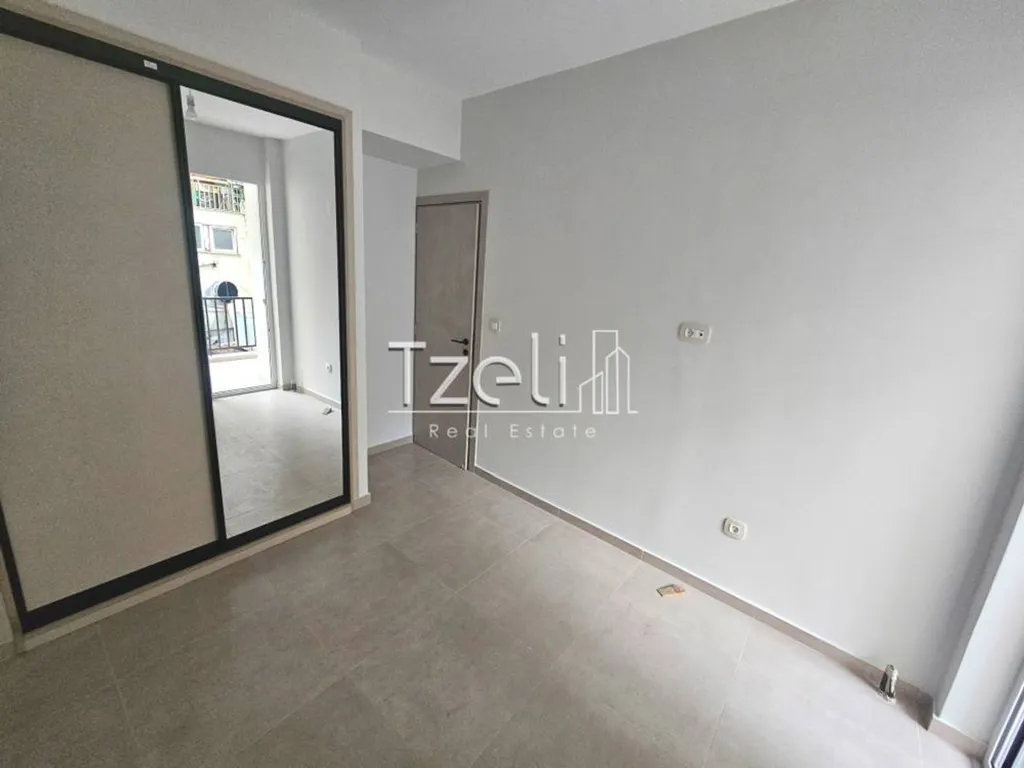 Toad - Apartment with Balcony in Patras