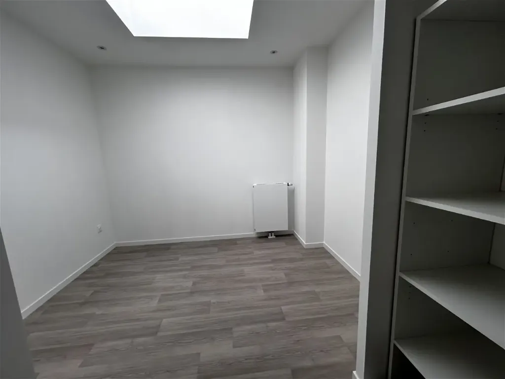 Toad - 5-Piece Apartment with Terrace in Fleury sur Orne