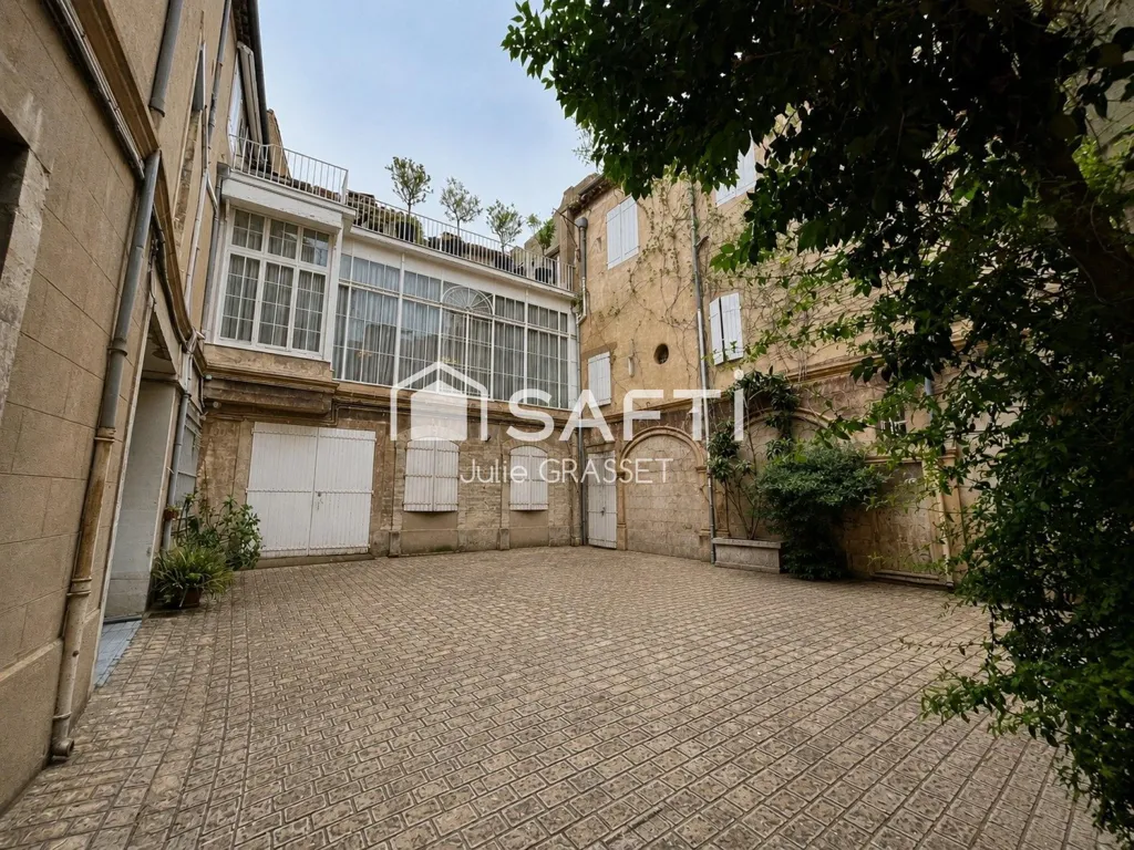 Giardino - Characterful Apartment with Rooftop View in Béziers