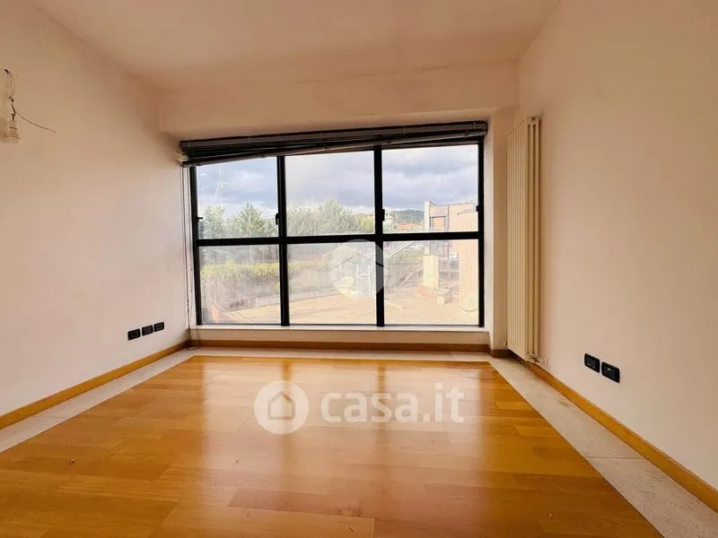 Pièces - Functional Office Space with Lift in L'Aquila