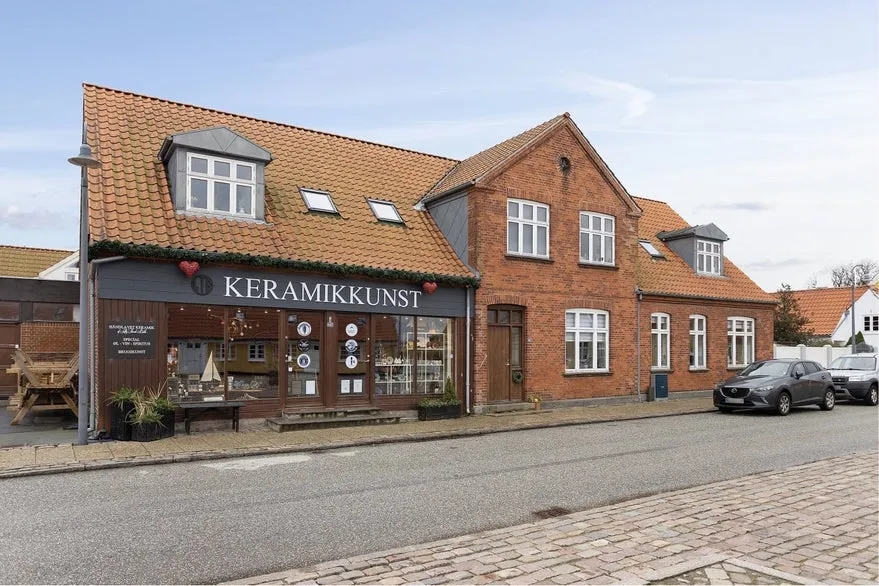 Esterno - Mixed-Use Property with Shops in Sæby
