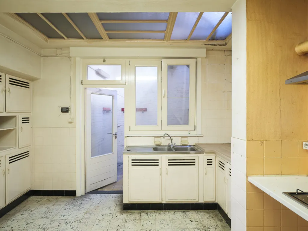 Kitchen - Renovated Townhouse with Water View in Gent Centre