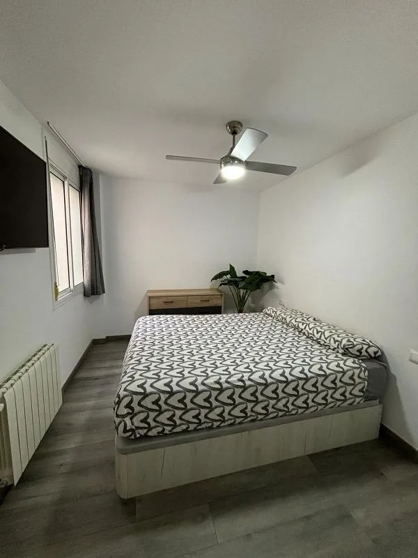 Chambres - Apartment with Balcony in Torredembarra Centre