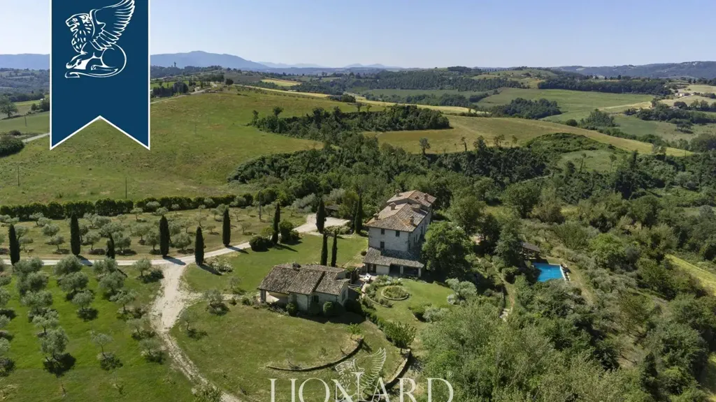 Õhuvaade - Rustic Farmhouse with Pool in Todi