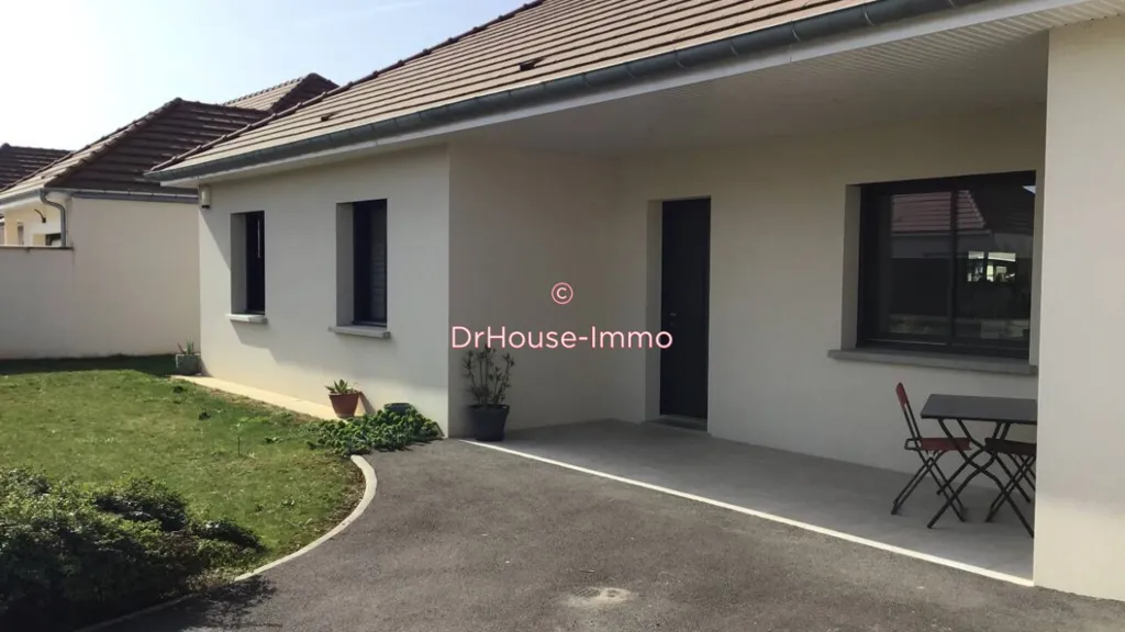 Terrace - Modern House with Garage in Bréviandes