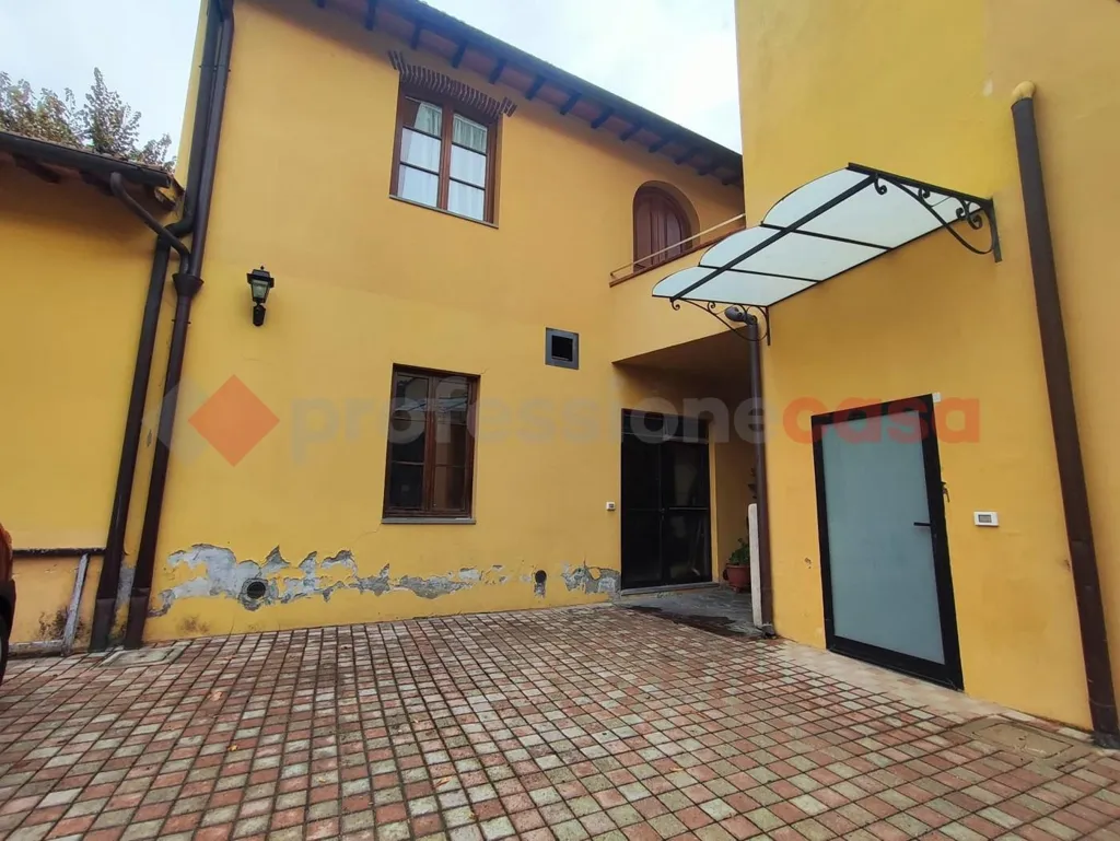 Välivaade - Bright 2-Bedroom Apartment with Parking in Florence