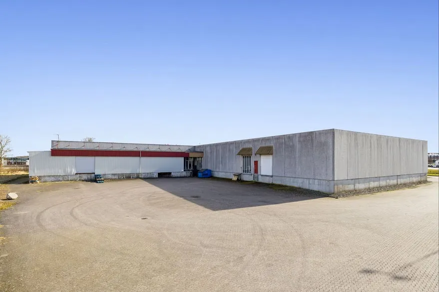 Extérieur - Flexible Commercial Property with Development Potential in Padborg