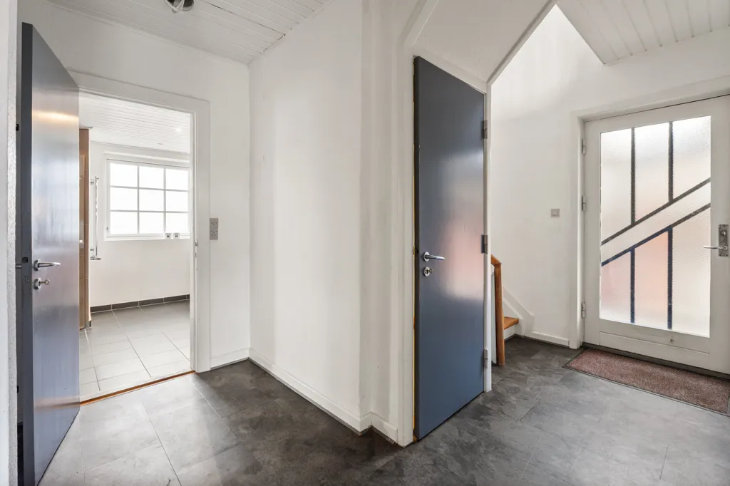 hallway_entrance