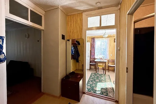 hallway_entrance