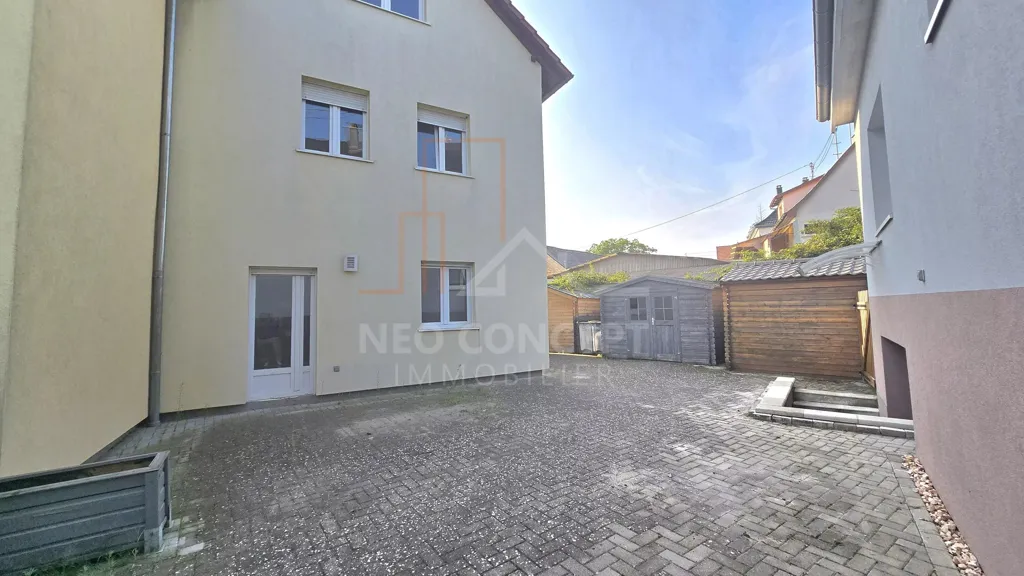Aed - Triplex Flat with Terrace in Quiet Copropriété